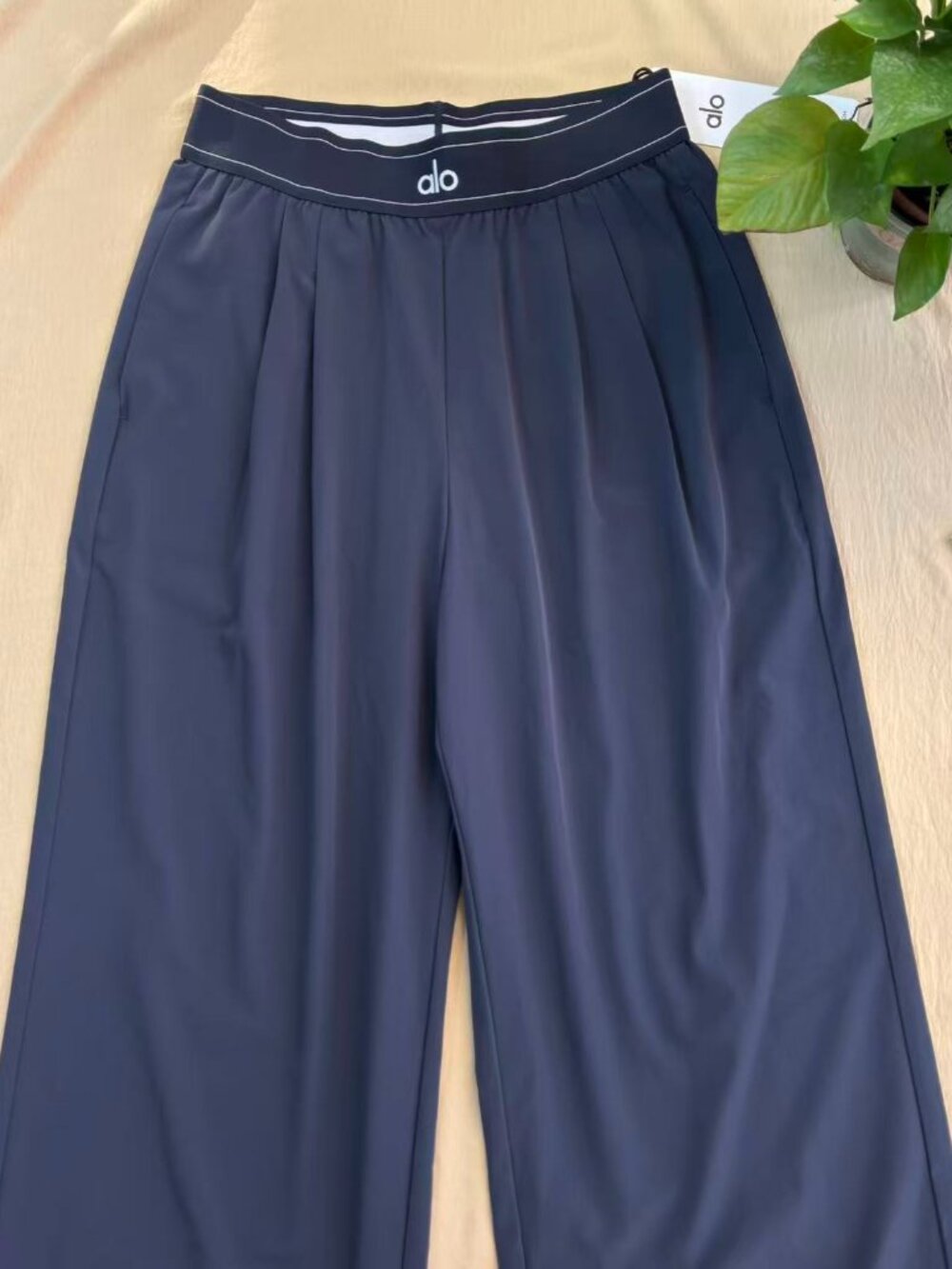 ALO Yoga Suit Up Pants Navy Blueđź§µWide Leg | Regular Length NWT - Picture 2 of 8